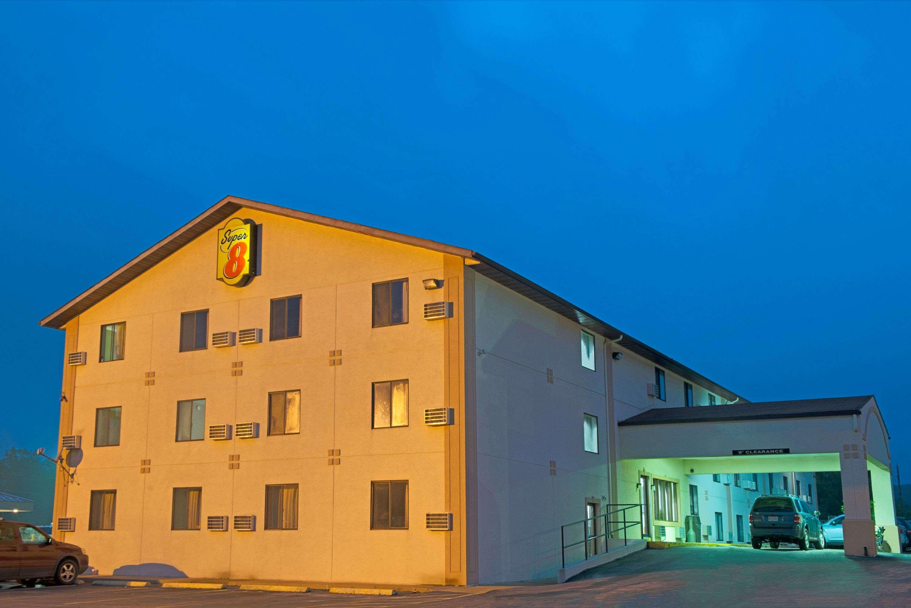 מלון Super 8 By Wyndham Eureka/Six Flags Nearby מראה חיצוני תמונה