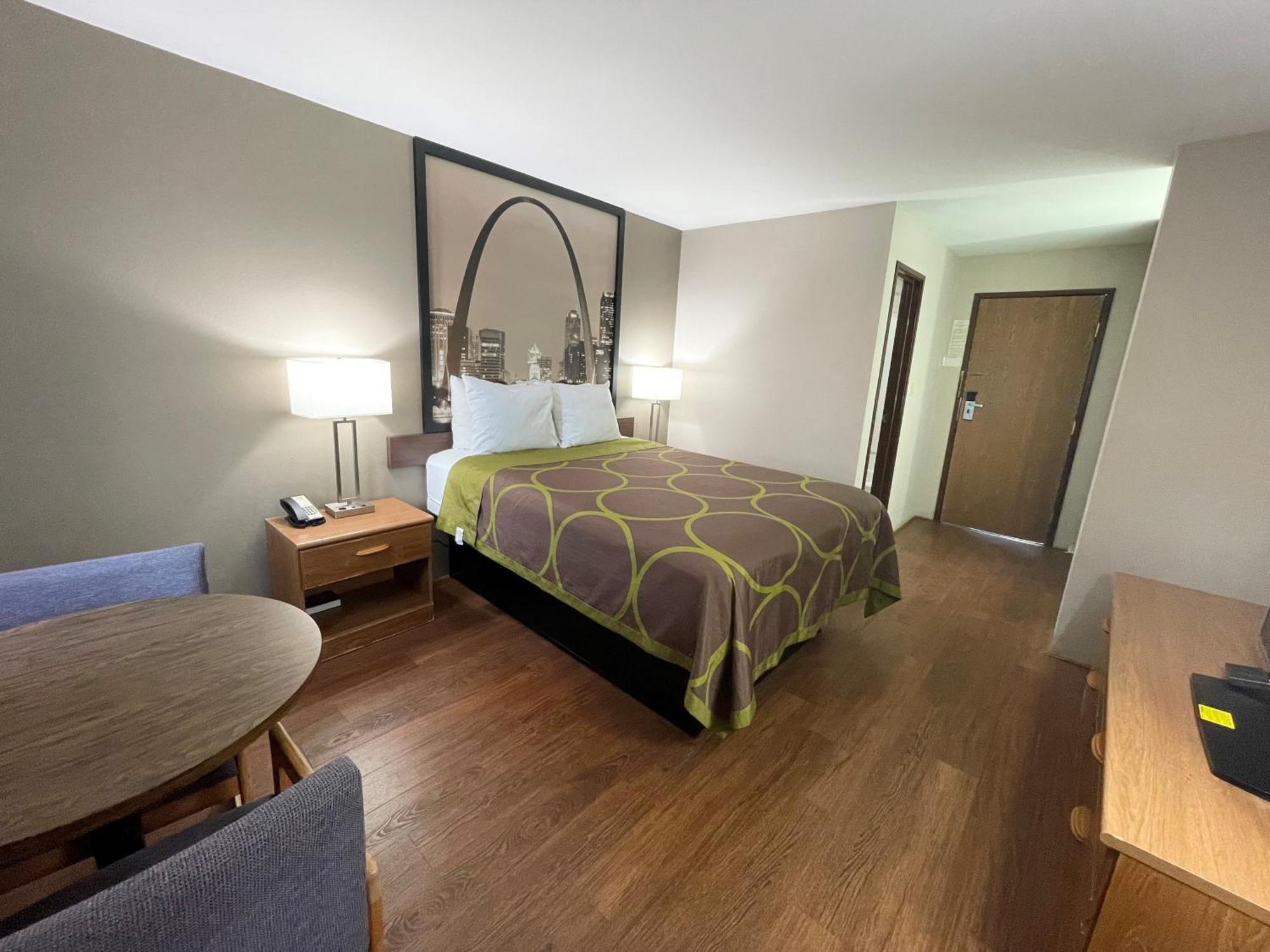 מלון Super 8 By Wyndham Eureka/Six Flags Nearby מראה חיצוני תמונה
