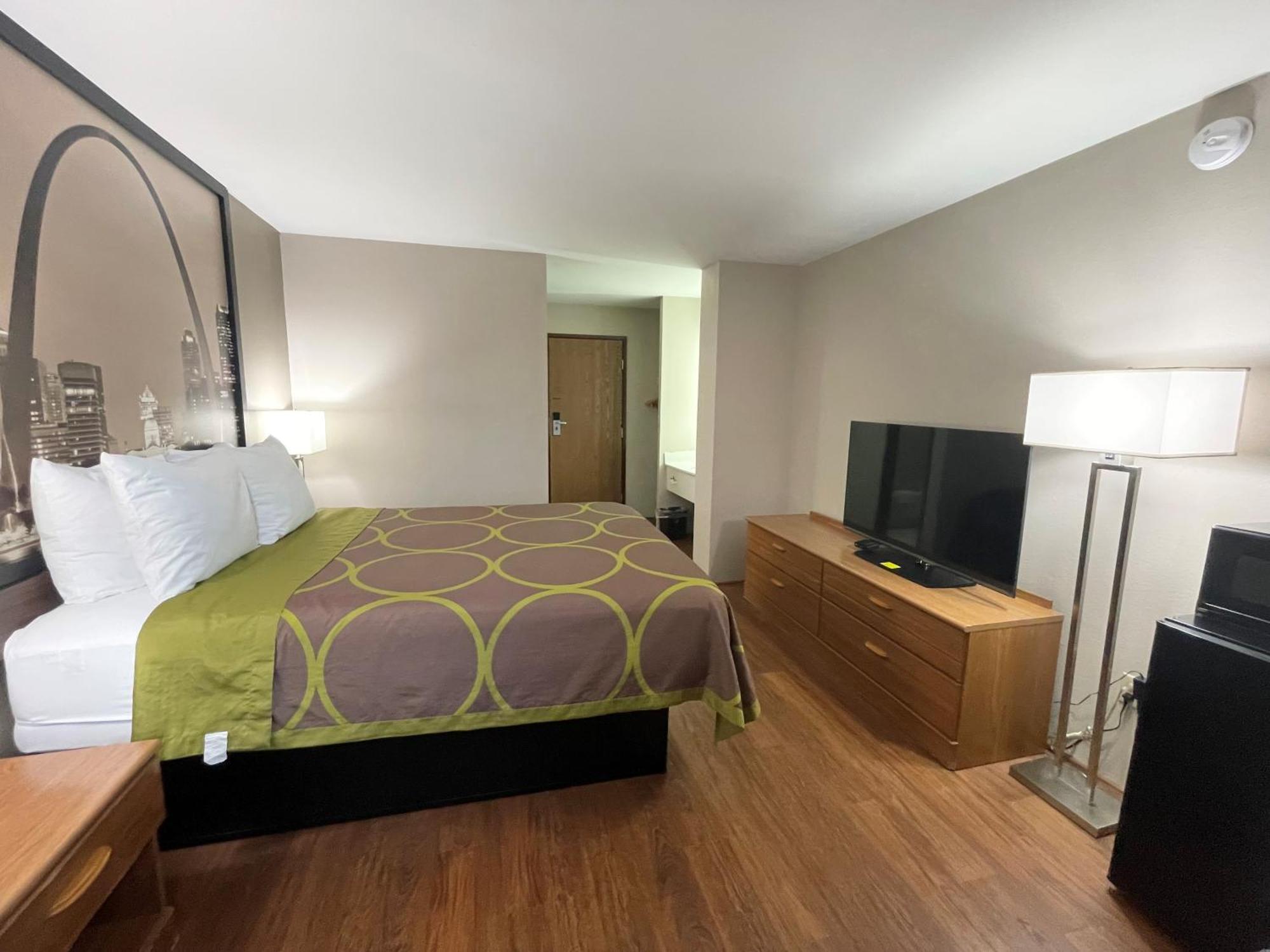 מלון Super 8 By Wyndham Eureka/Six Flags Nearby מראה חיצוני תמונה
