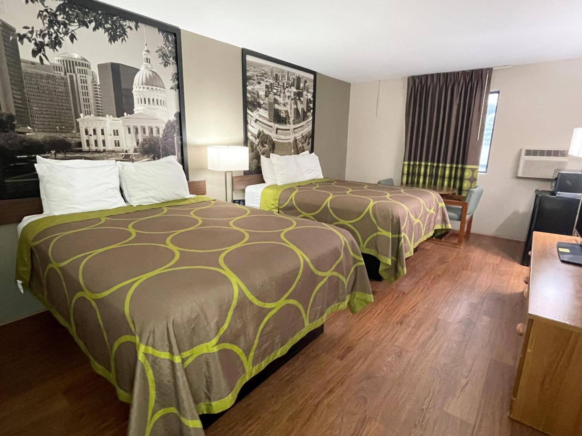 מלון Super 8 By Wyndham Eureka/Six Flags Nearby מראה חיצוני תמונה