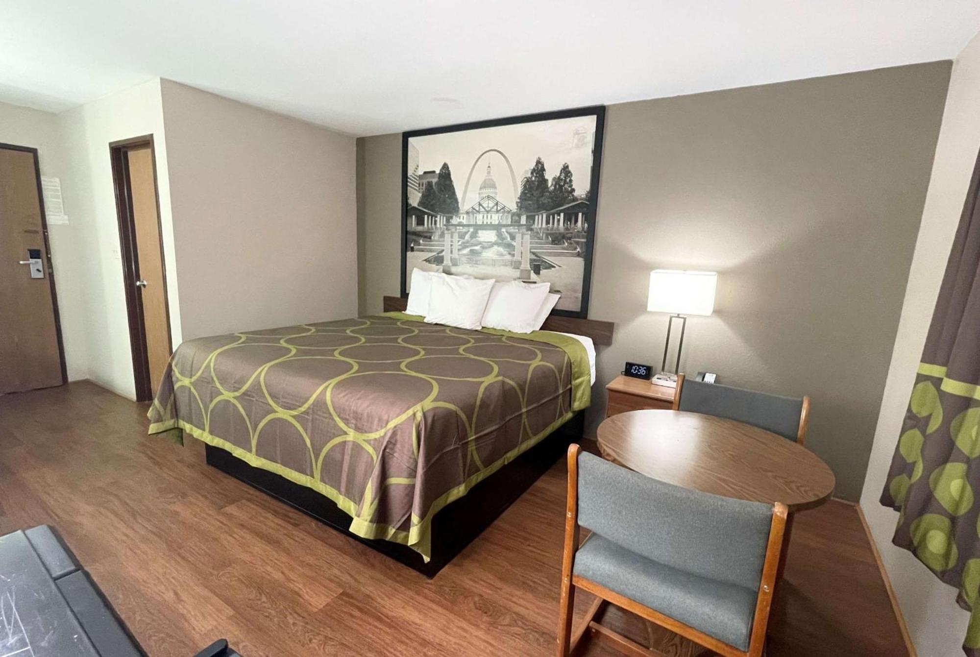 מלון Super 8 By Wyndham Eureka/Six Flags Nearby מראה חיצוני תמונה
