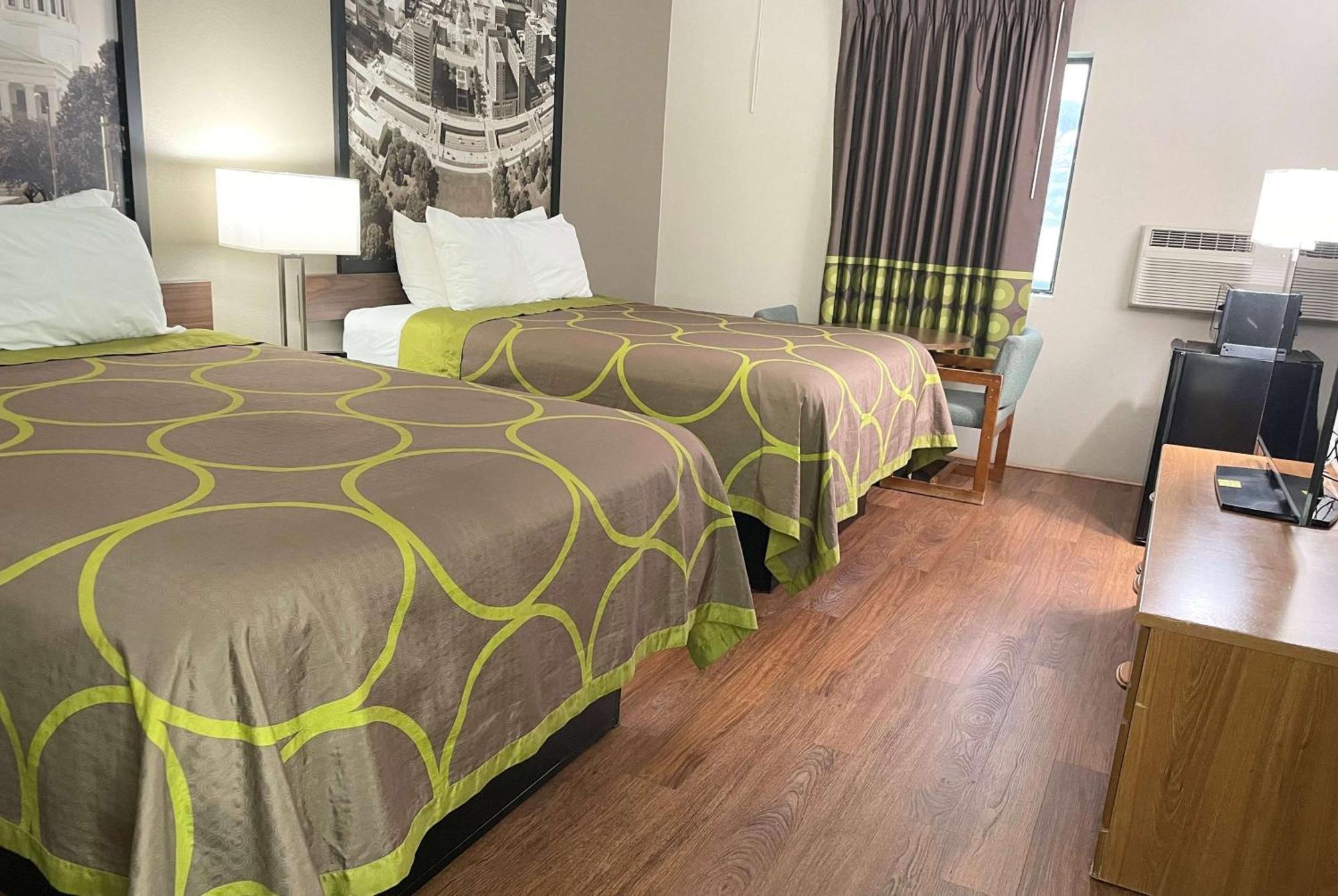 מלון Super 8 By Wyndham Eureka/Six Flags Nearby מראה חיצוני תמונה