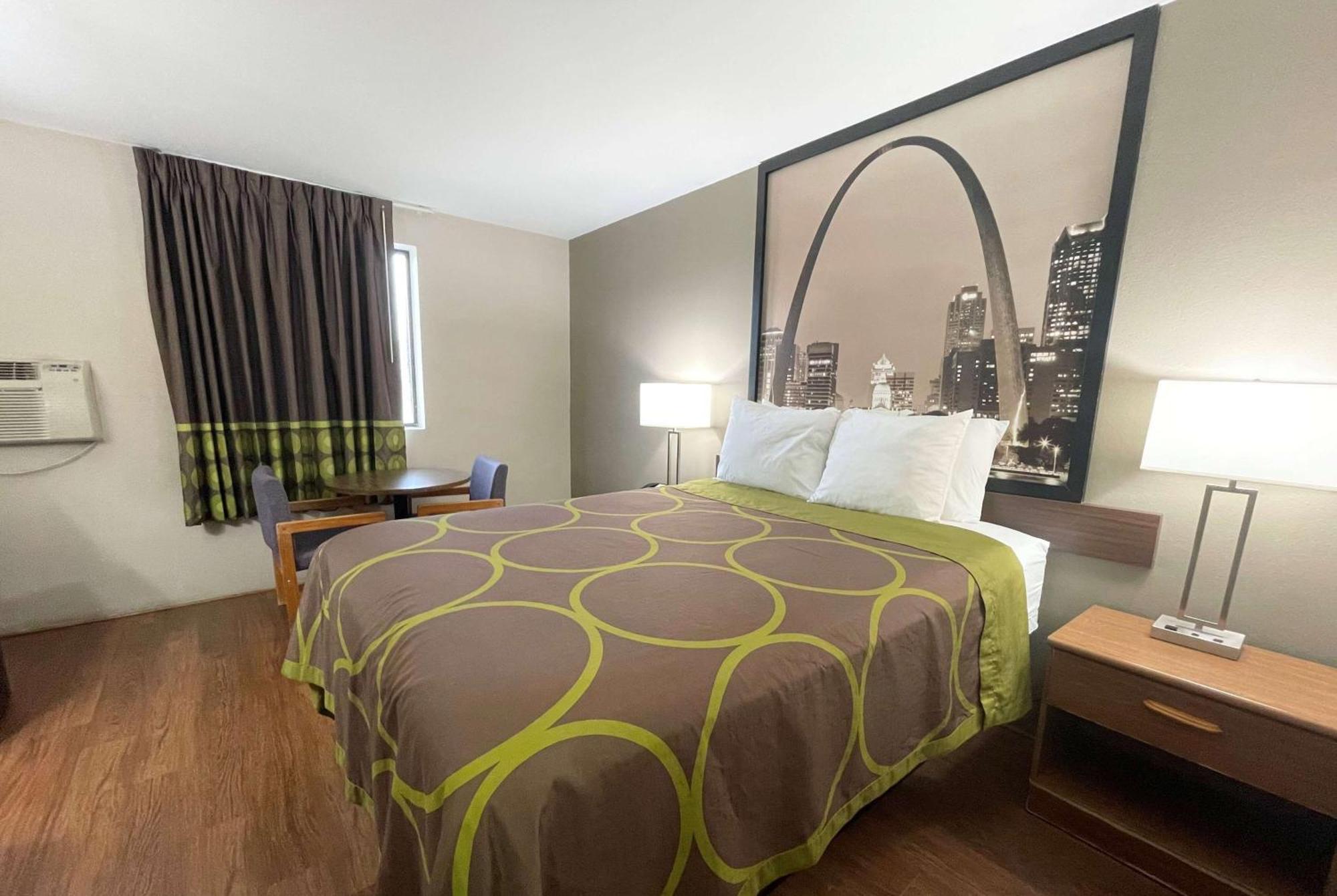 מלון Super 8 By Wyndham Eureka/Six Flags Nearby מראה חיצוני תמונה