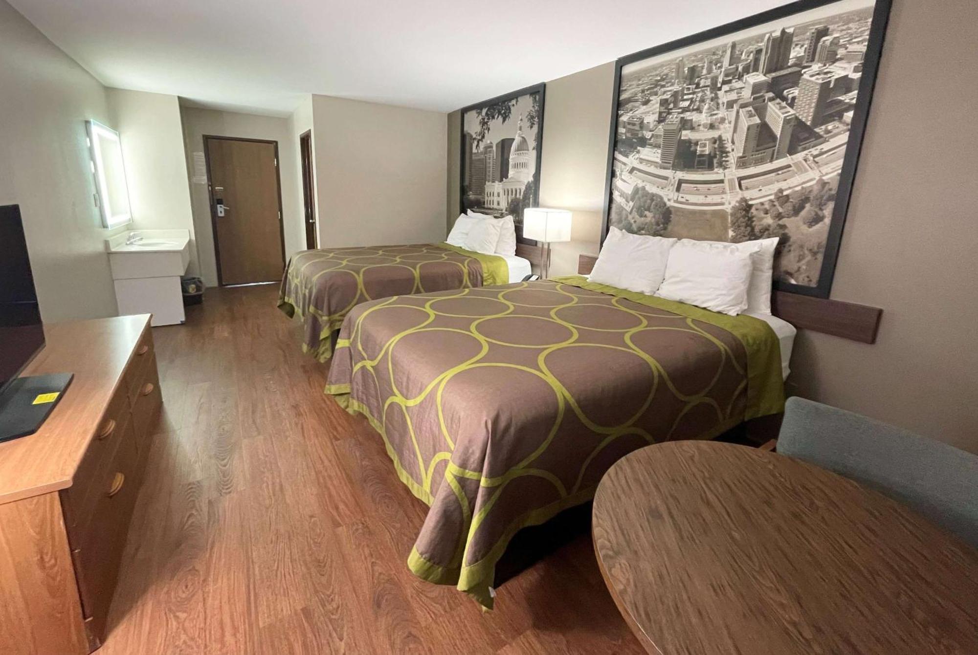 מלון Super 8 By Wyndham Eureka/Six Flags Nearby מראה חיצוני תמונה