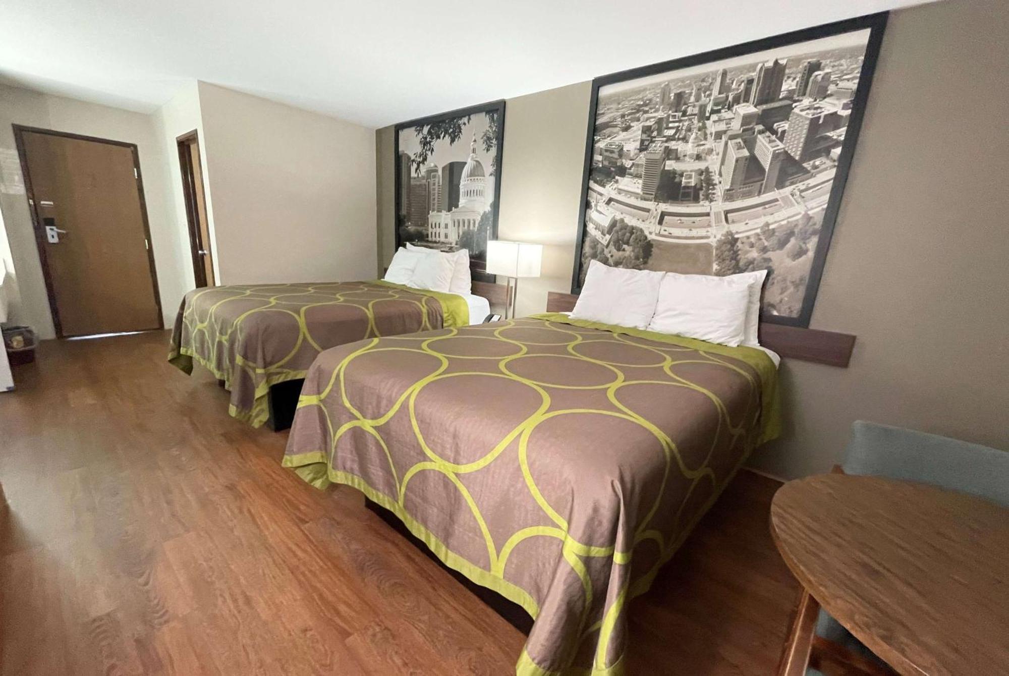 מלון Super 8 By Wyndham Eureka/Six Flags Nearby מראה חיצוני תמונה