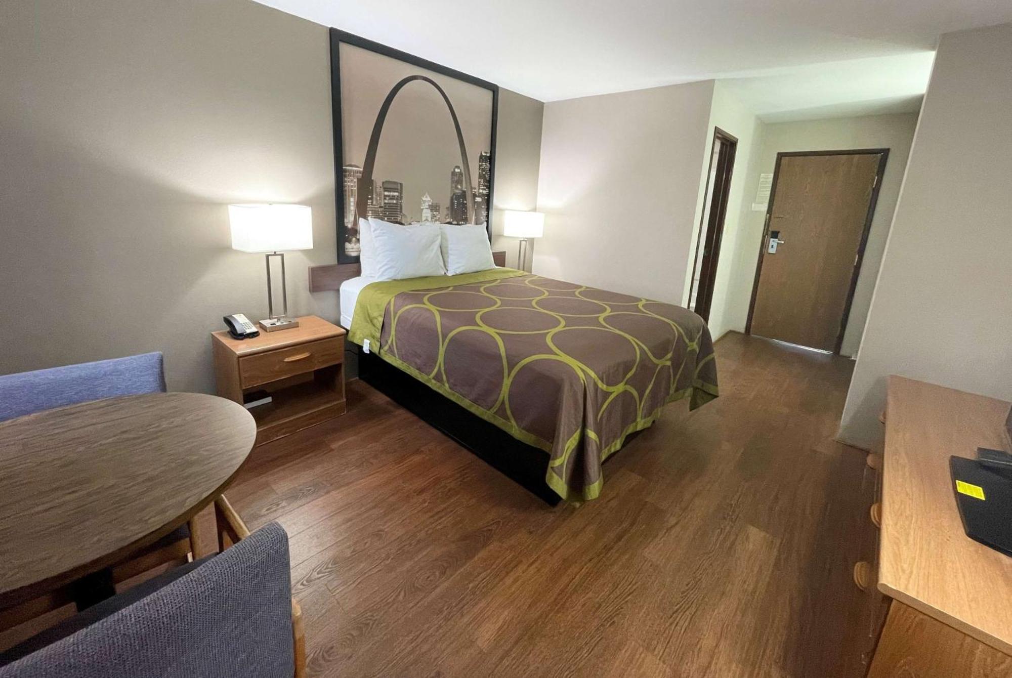 מלון Super 8 By Wyndham Eureka/Six Flags Nearby מראה חיצוני תמונה